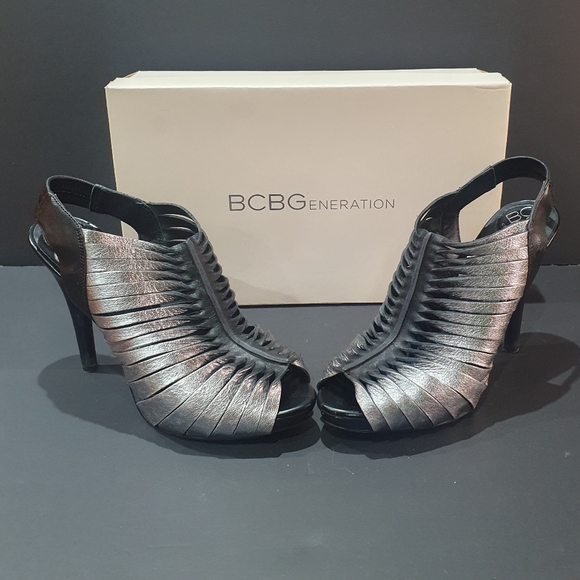 BCBG Metallic Silver and Black heels - Picture 3 of 8